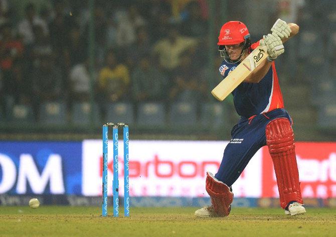 Chris Morris - 17 balls: Delhi Daredevils vs Gujarat Lions on 28 April 27 April 2016. Fours - 4. Sixes - 8