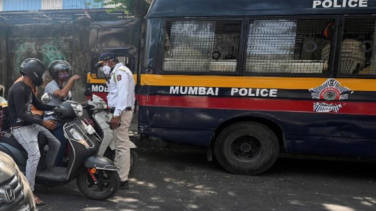 Mumbai Police discontinues the colour-coded sticker system for vehicles