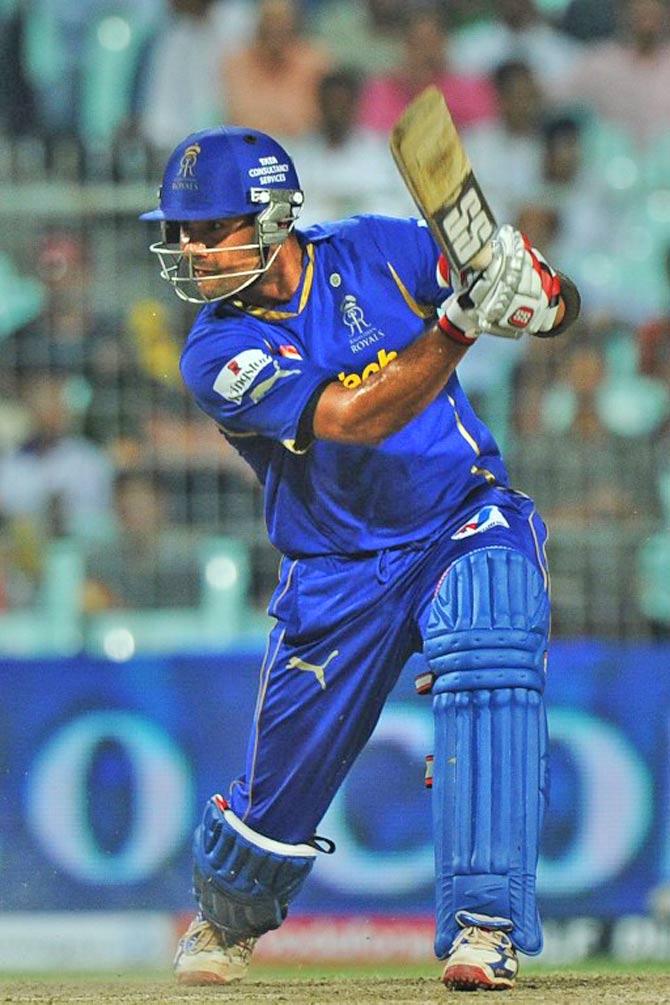 Owais Shah - 19 balls: Rajasthan Royals vs Royal Challengers Bangalore on 15 April 2012. Fours 5. Sixes - 5