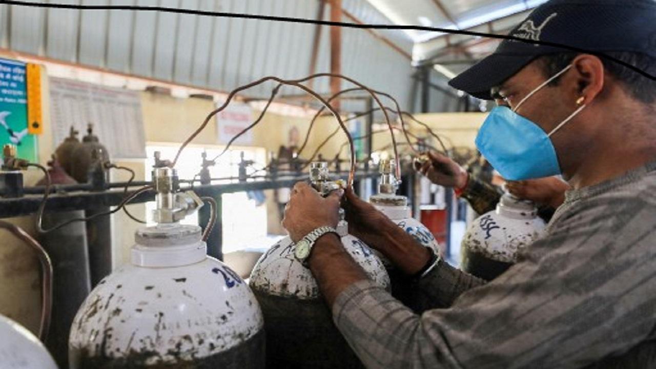 Centre announces airlifting of 23 oxygen generation plants from Germany amid shortage