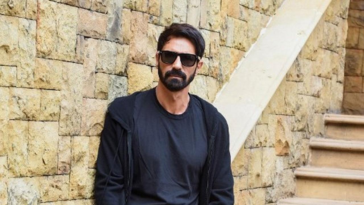 Arjun Rampal tests negative for COVID-19, says quick recovery due to vaccine