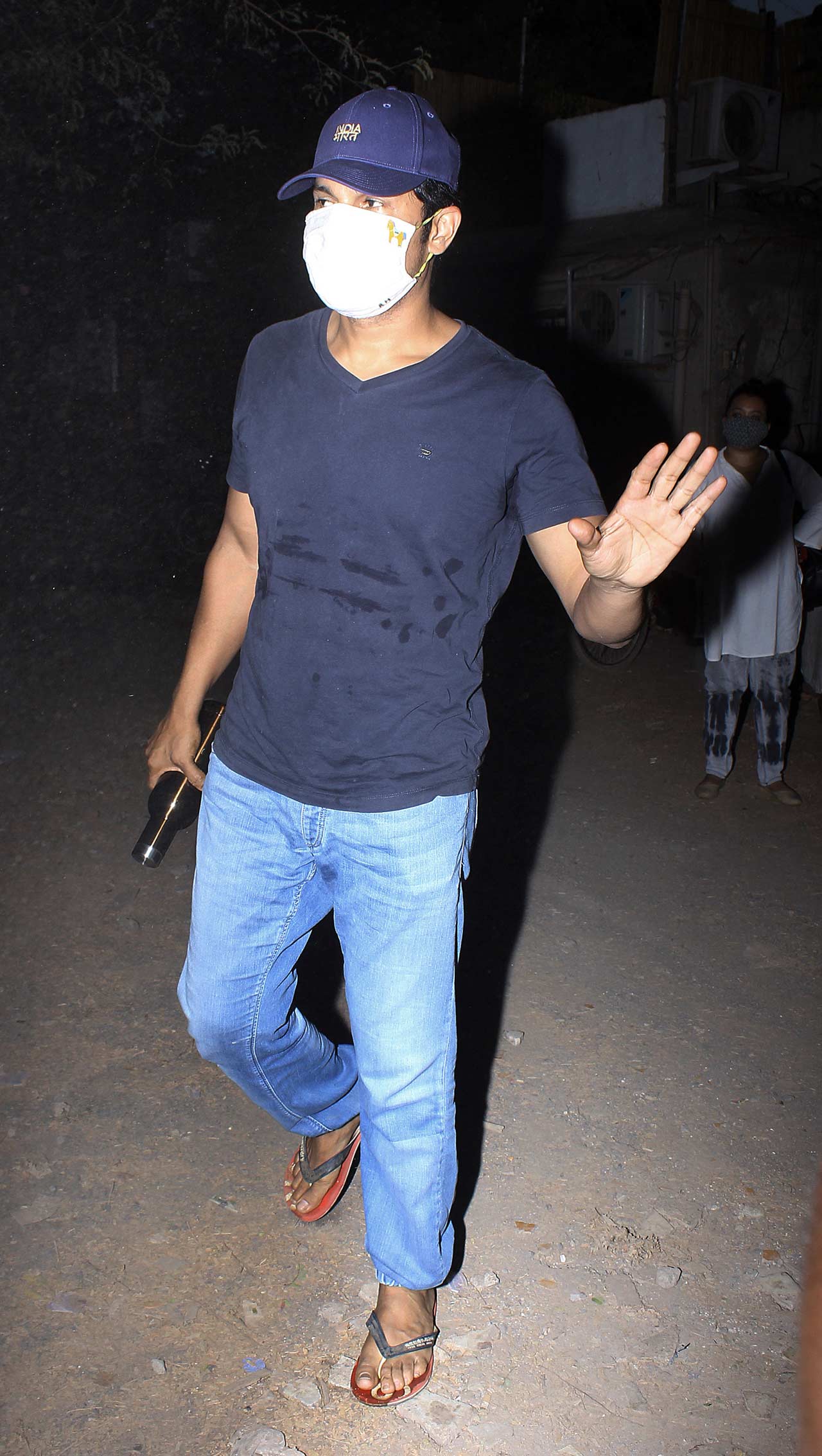 Randeep Hooda was also clicked by the paparazzi in the city and he could be seen waving them in his cool and causal style. The actor has two films coming up, one is Radhe: Your Most Wanted Bhai with Salman Khan and the other is Unfair and Lovely with Ileana D’Cruz.
