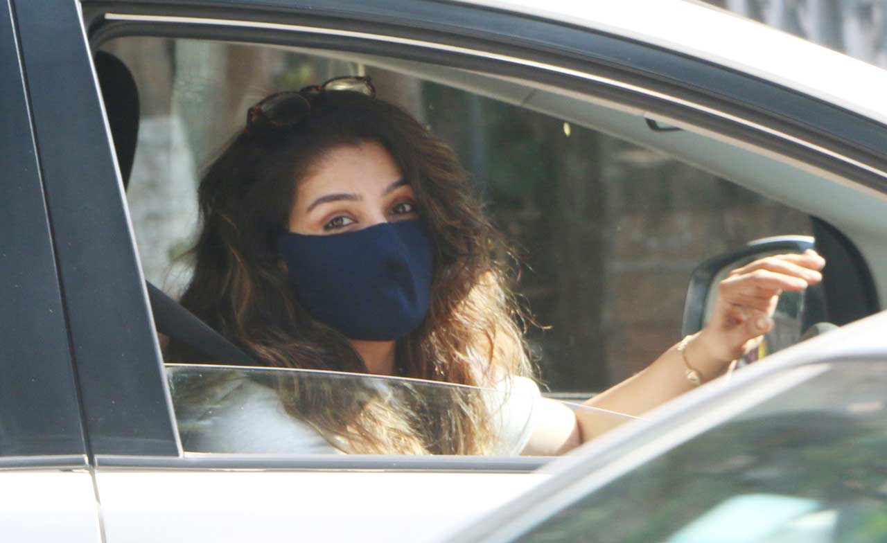 Raveena Tandon was also clicked driving in the city. On the professional front, the actress will be next seen playing a pivotal role in KGF chapter 2, along with Sanjay Dutt and actor Yash.