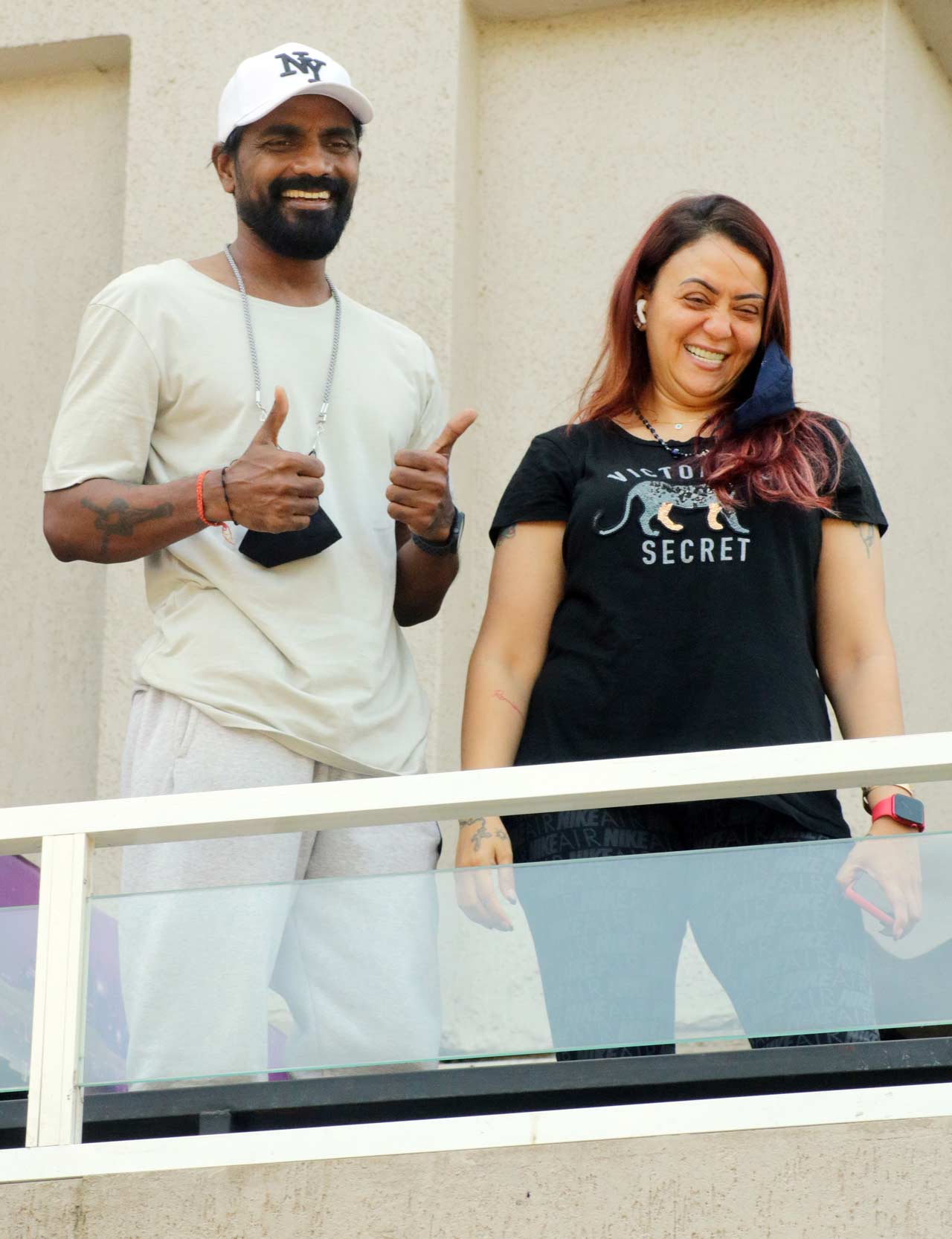 Choreographer and director Remo D’Souza was spotted with his wife Lizelle in Andheri where the Race 3 director celebrated his birthday. For the uninitiated, he was admitted to a hospital last year in December after he suffered a heart attack. Talking about his professional life, he was a background dancer in films like Rangeela and Aflatoon before he became a celebrated choreographer. He has directed films like FALTU, Race 3, ABCD, ABCD 2, A Flying Jatt, and Street Dancer 3D.