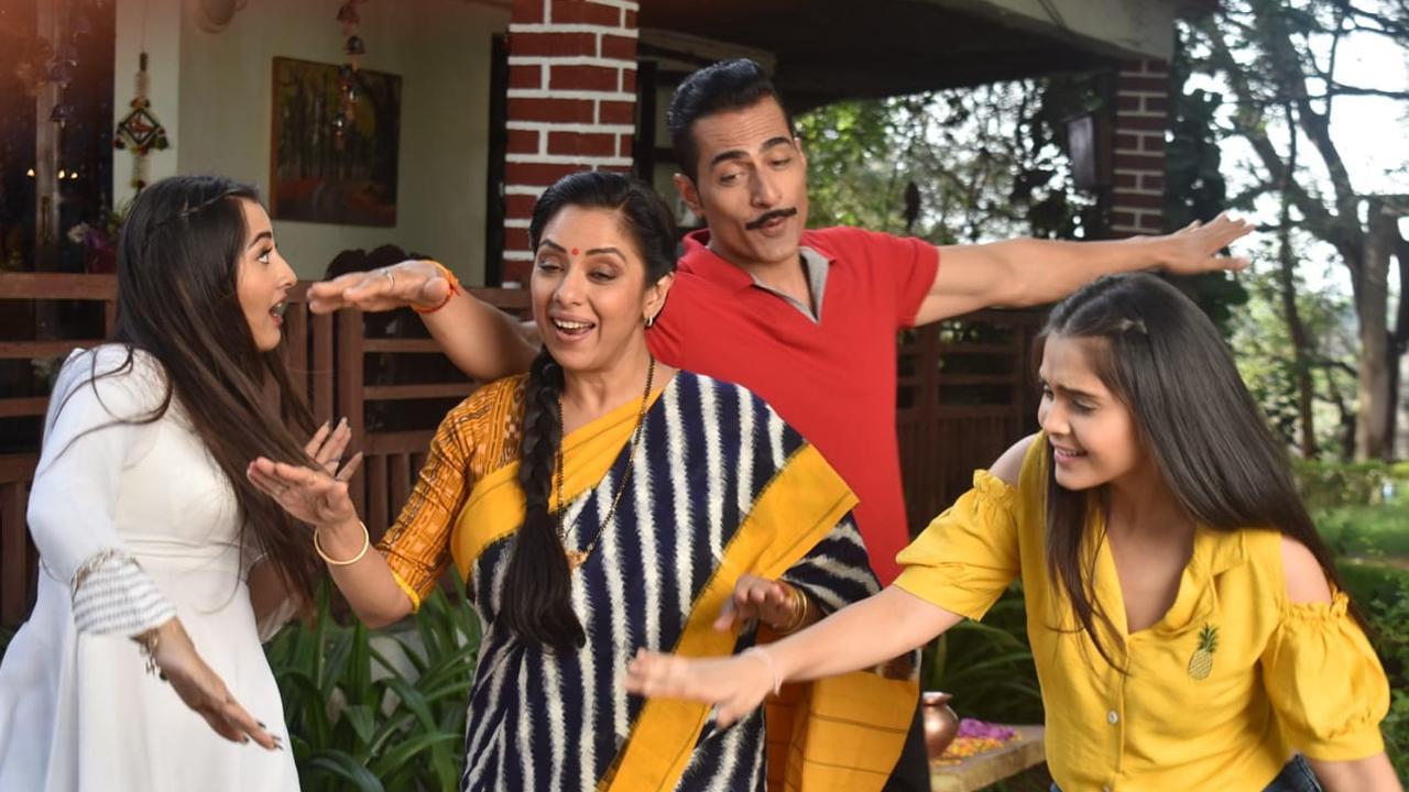 Anupamaa episode update: The Shahs cheer up Anupamaa with some dance