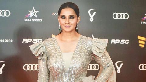 Anam Mirza Nude - Video: If you become dark who will marry you? - When Sania Mirza faced  sexist remarks