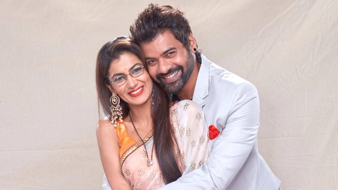 Kumkum Bhagya Completes 7 Years Shabir Ahluwalia And Sriti Jha Get Emotional