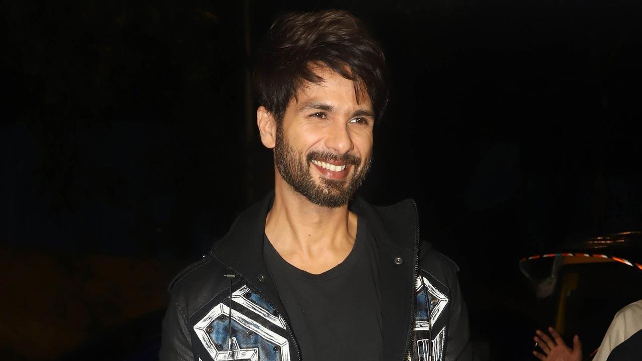 Shahid Kapoor beats mid week blues by sharing stunning sunkissed picture