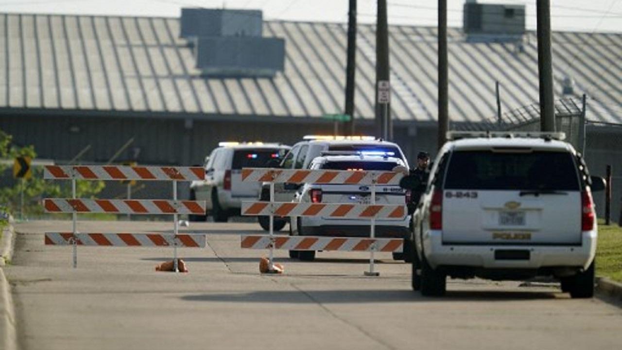 Employee kills 1, wounds 5 at Texas cabinet business: Police