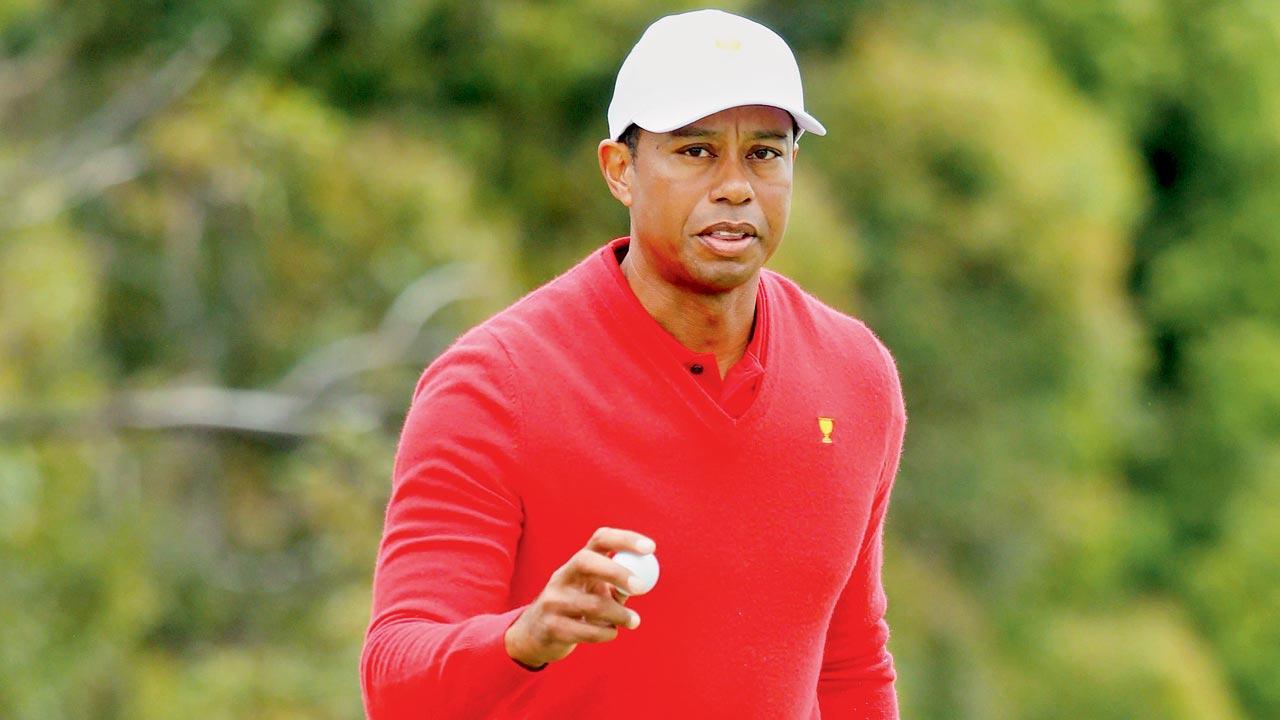 Investigators tight-lipped over cause of Tiger Woods crash