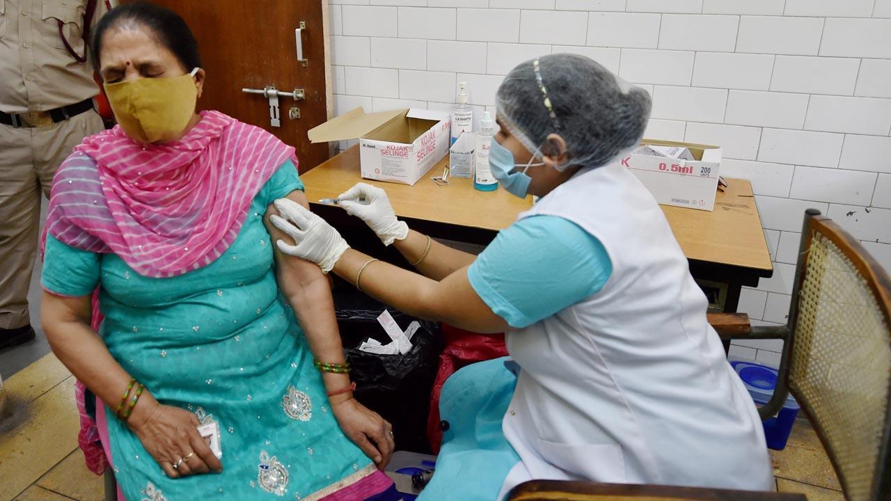 Delhi may face COVID-19 vaccine shortage, stocks available only for 6-7 days