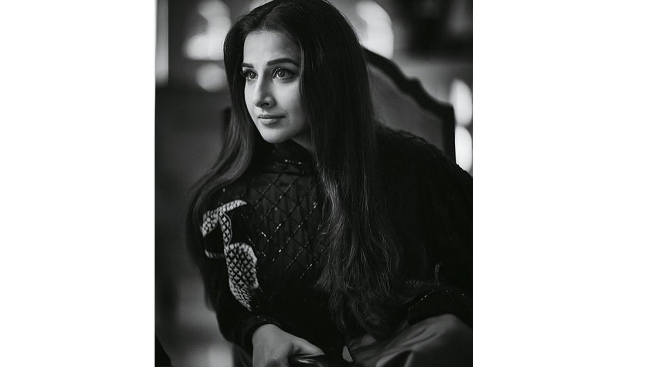 Exuding her royal charm, Vidya Balan shares a classic black and white picture