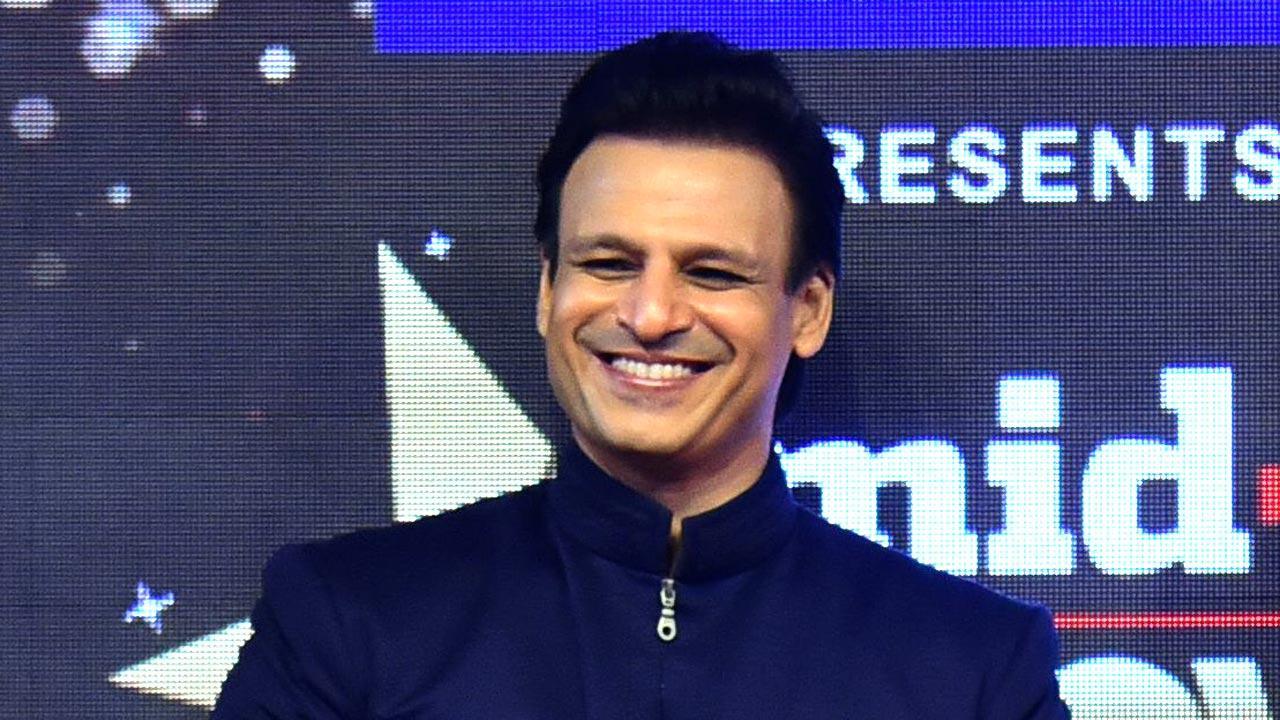 Vivek Oberoi receives first COVID-19 vaccine jab in Mumbai