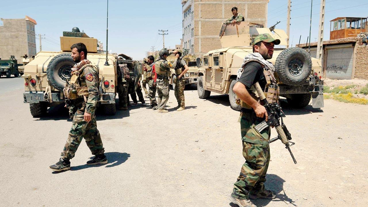 Afghan air force strikes in south, Taliban make gains in north