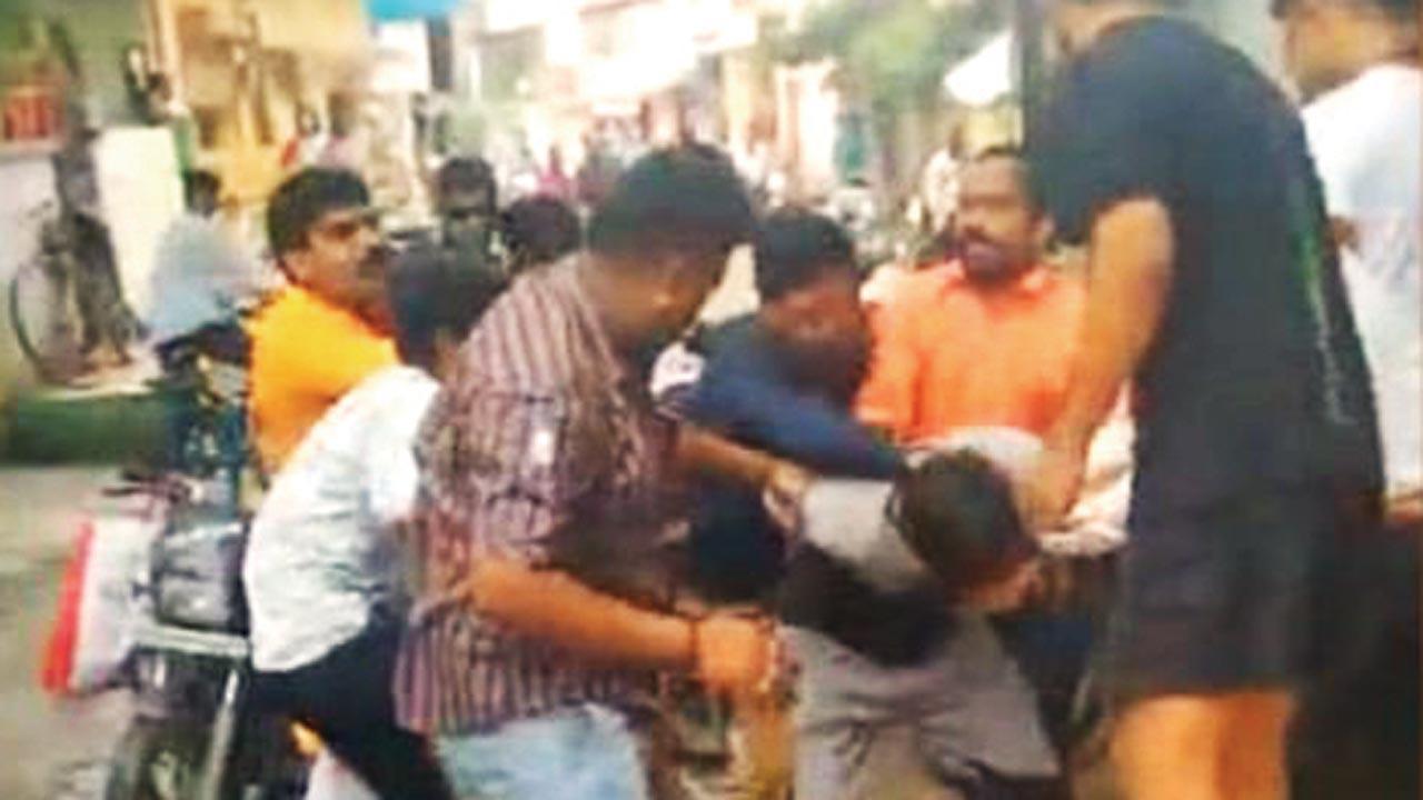 Bangle seller attack: Four held in Indore