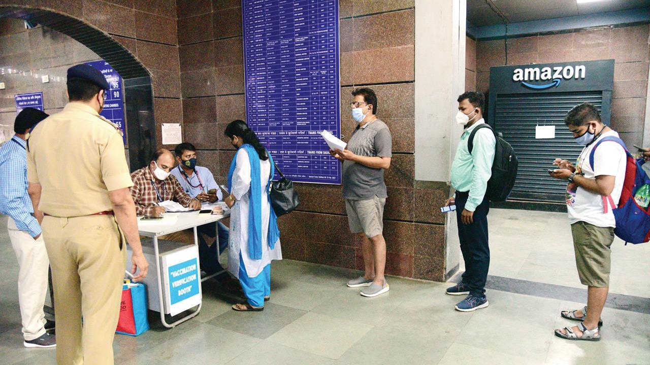 Mumbai local trains: Teachers unhappy over the ‘wasted’ four days