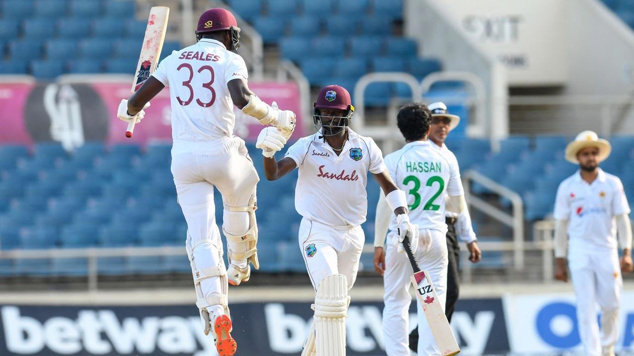 Kemar Roach helps Windies register thrilling one-wicket victory over Pakistan in 1st Test