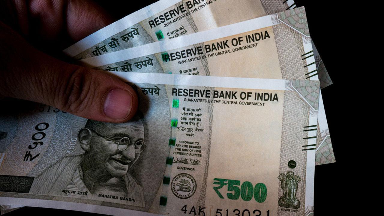 Maharashtra: Senior I-T official's house burgled, valuables worth over Rs 2 lakh stolen