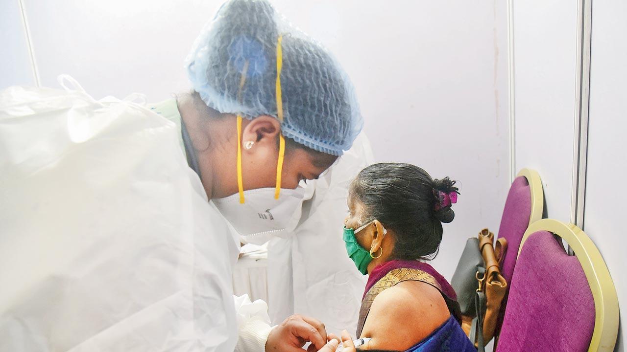 Mumbai: More citizens heading to private vaccination centres