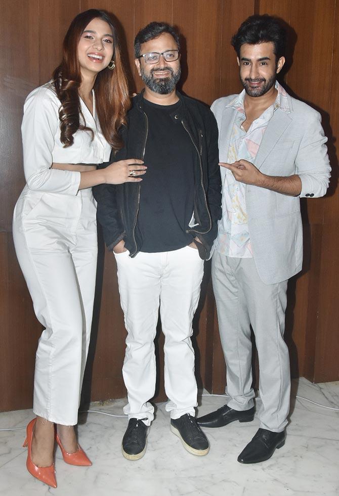 The team of web series 'Mumbai Diaries 26/11' were busy promoting their show at a popular hotel in Juhu, Mumbai. Natasha Bharadwaj, Nikkhil Advani and Satyajeet Dubey were all smiles for the shutterbugs.