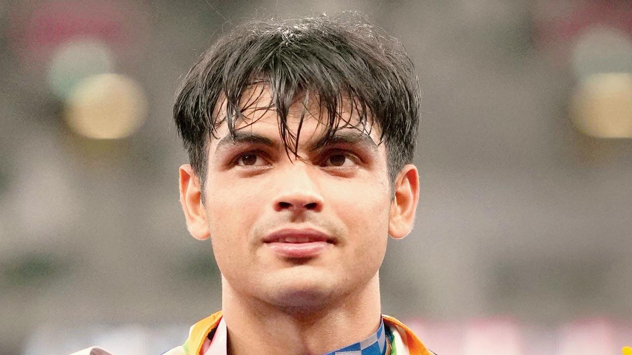 Army Chief greets Neeraj Chopra, hails his parents