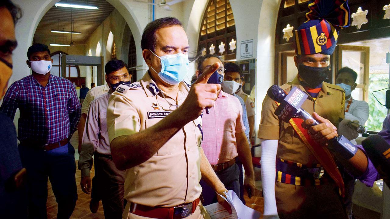 Have prima facie evidence to believe that cops behind threat calls by gangster Chhota Shakeel: SIT officers