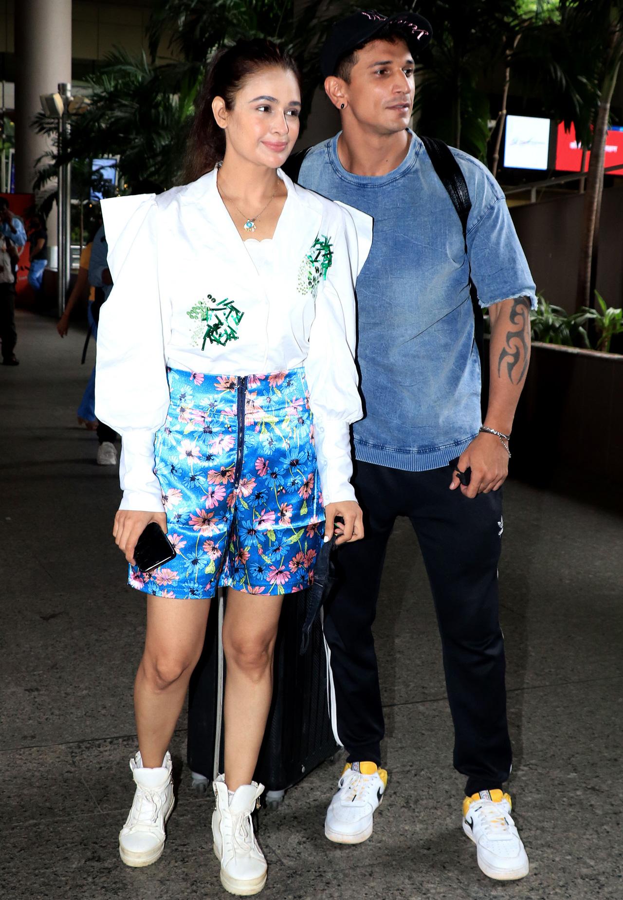 Telly couple Prince Narula and Yuvika Chaudhary were also spotted at the Mumbai airport.