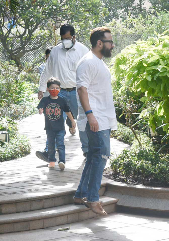 Also spotted was elder brother Taimur Ali Khan, who looked super cute in a black graphic t-shirt and jeans. 