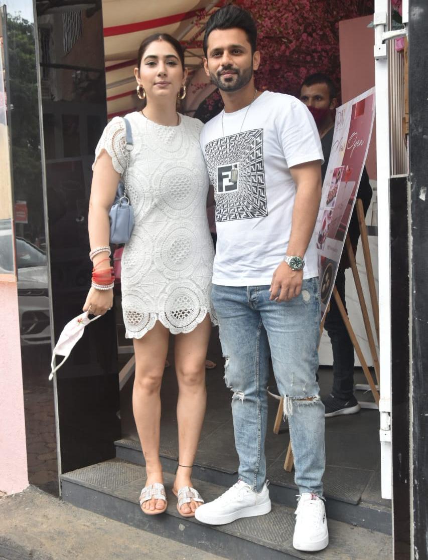The telly couple Rahul Vaidya and Disha Parmar were spotted at a popular restaurant in Juhu. The duo were out for a lunch date.