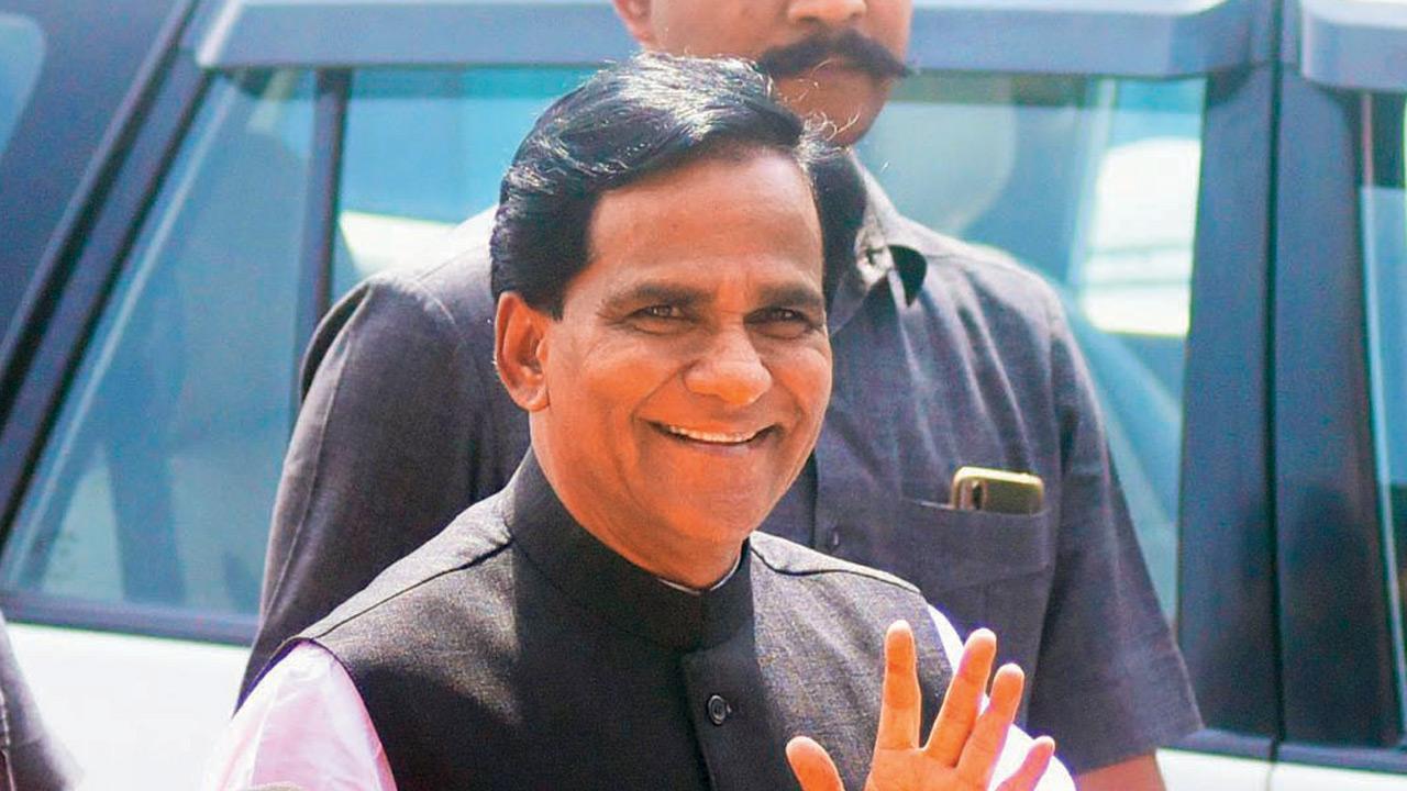 Not consulted on Mumbai local trains decision, says junior rail minister Raosaheb Danve