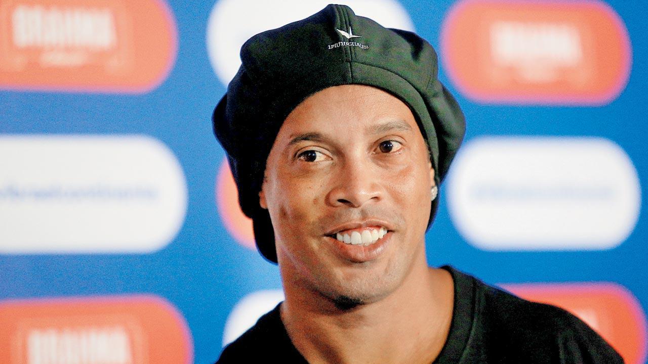 Ronaldinho wishes Lionel ‘many moments of joy’ after Paris move