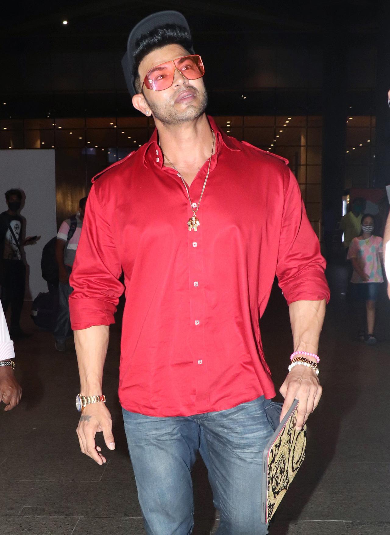 The 'Style' actor and fitness entrepreneur Sahil Khan was also spotted at the Mumbai airport.