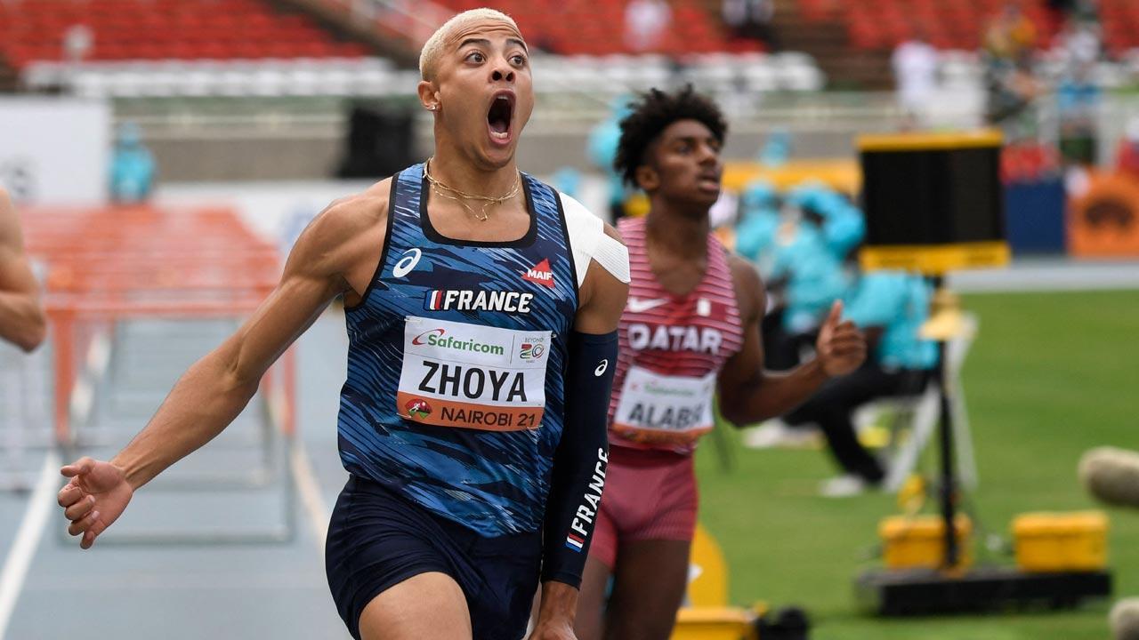 Zhoya breaks 110m hurdles world record