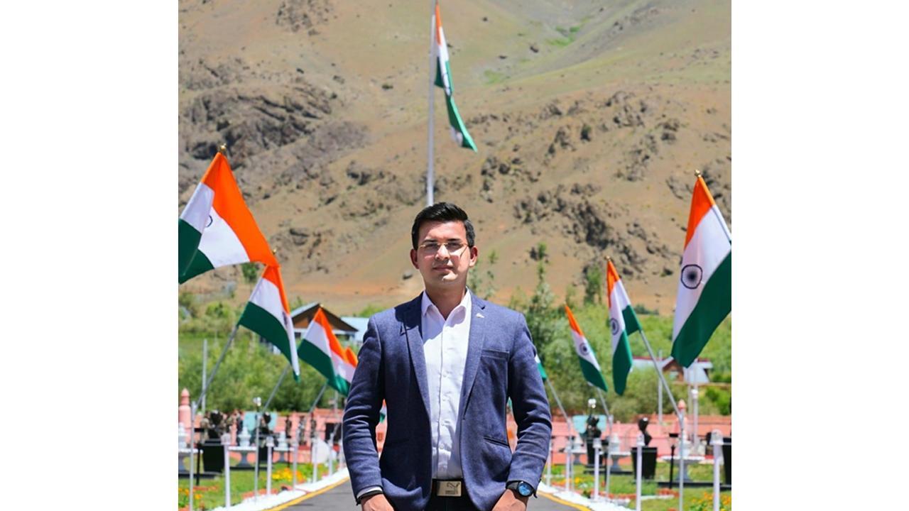 Shubhankar Mishra: To becoming successful news anchor & social media sensation