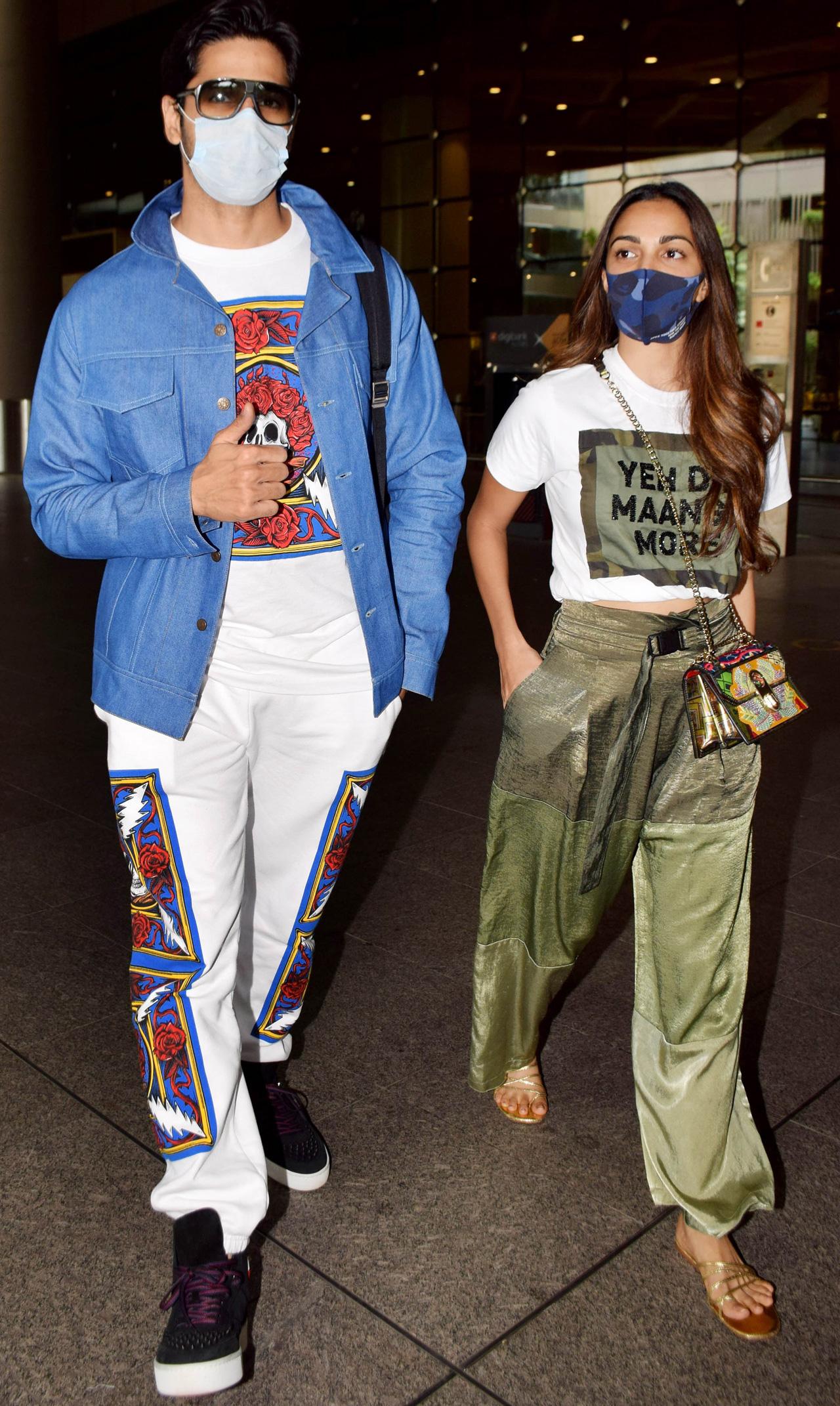 Sidharth Malhotra and Kiara Advani return from New Delhi where they were promoting their film Shershaah at Mumbai airport. The film is set to release on August 12 on Amazon Prime Video.