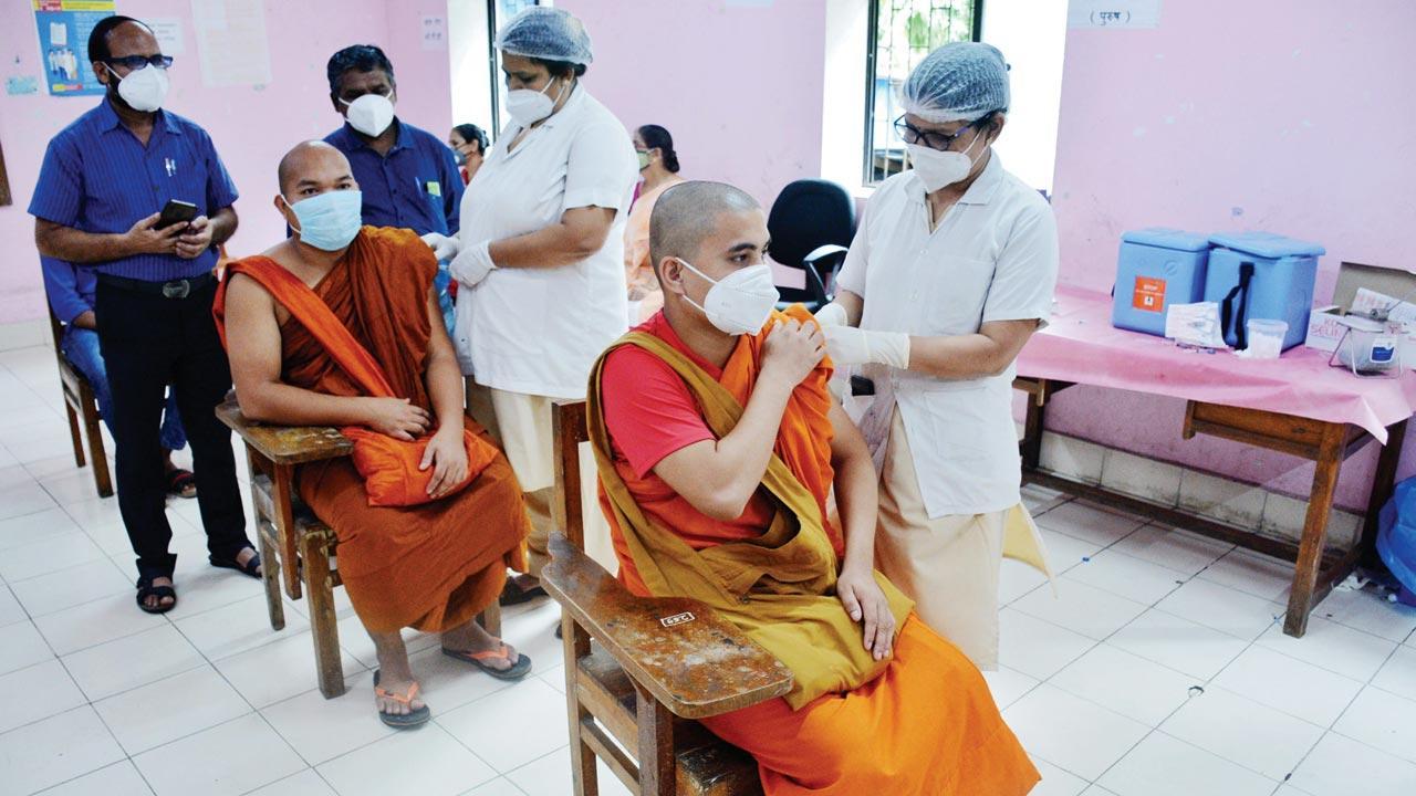 Thane vaccination crosses 8-lakh mark
