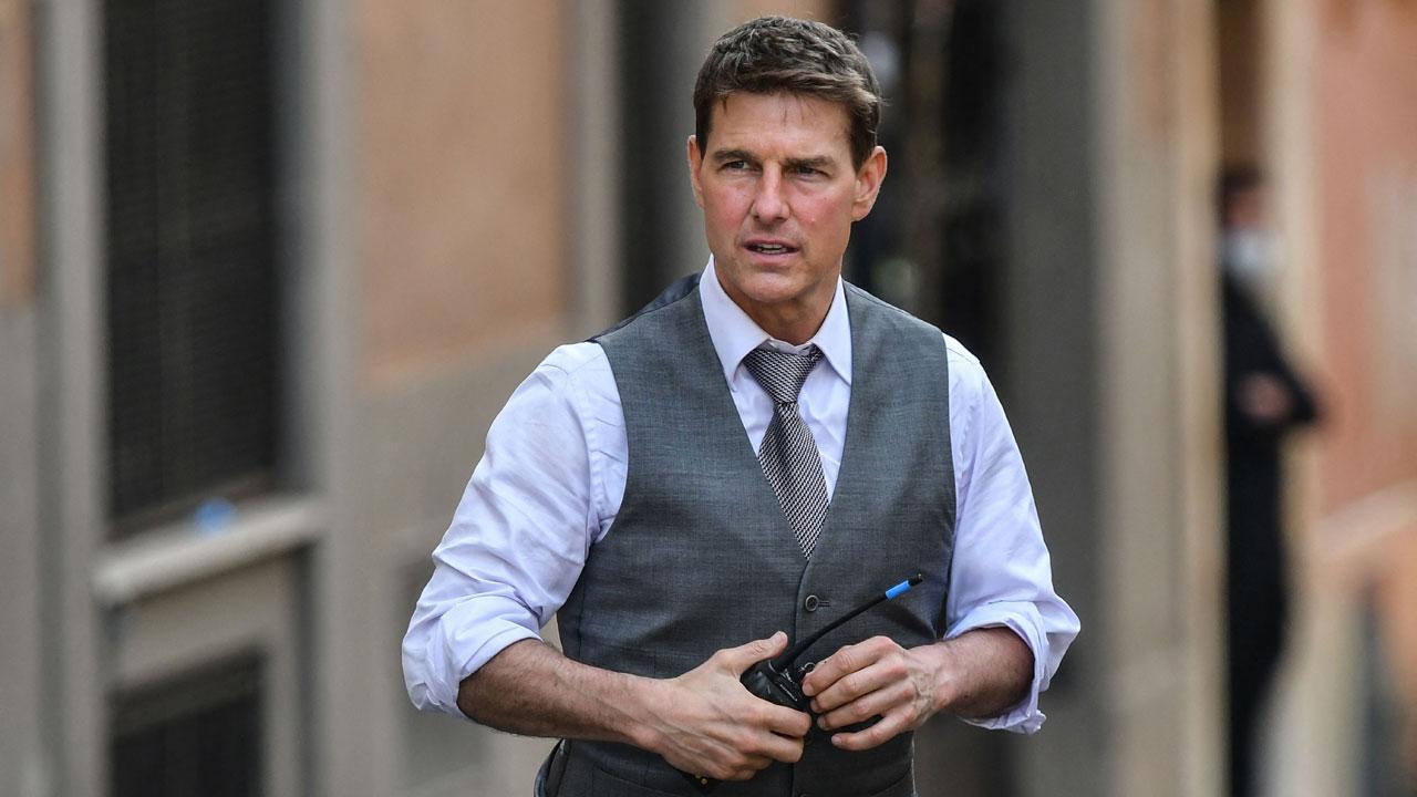 Tom Cruise's car stolen while shooting in UK