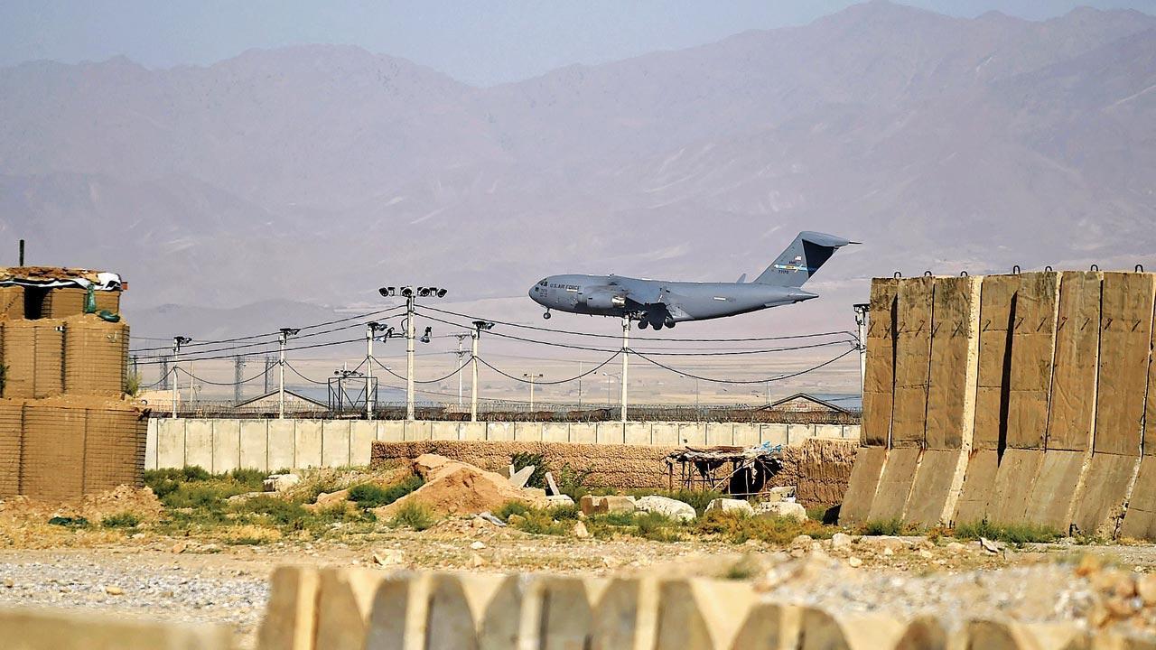 Afghan forces surrender Bagram air base to Taliban