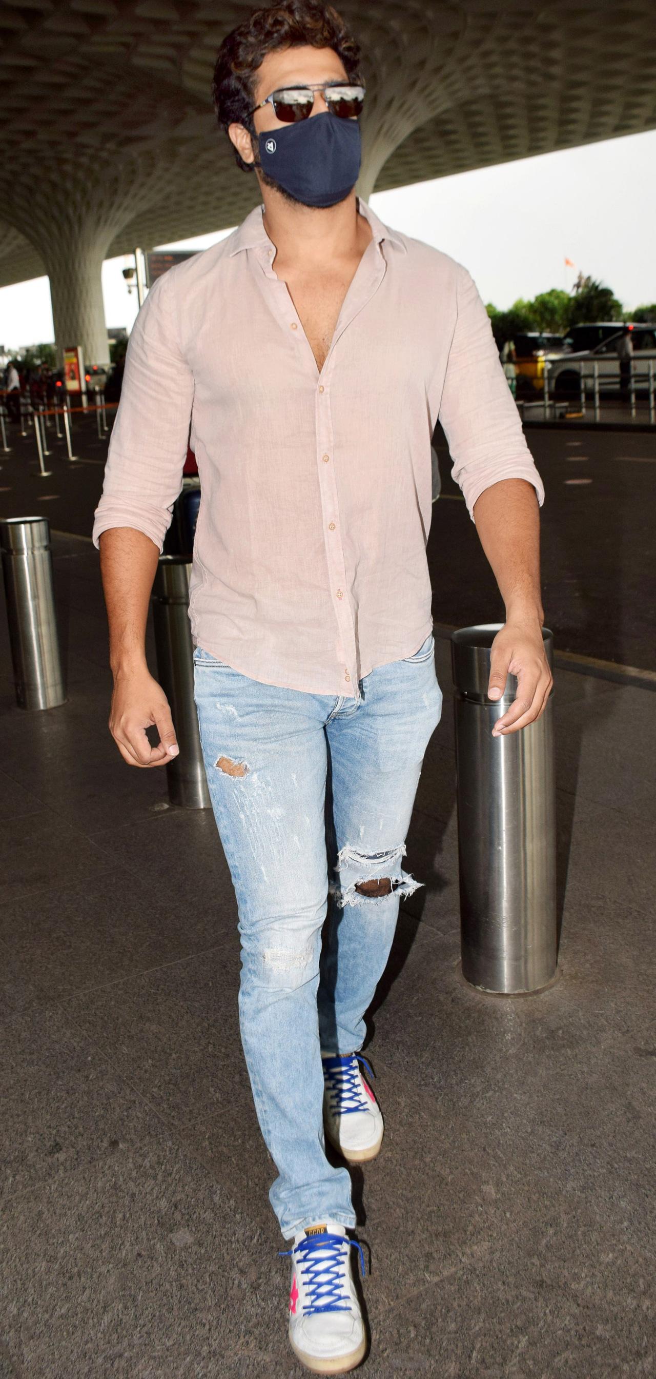 Vicky Kaushal was also spotted at Mumbai airport. On the work front, Vicky, who recently completed nine years in Bollywood, is busy working on Aditya Dhar's film 'The Immortal Ashwatthama'. He also has 'Sardar Udham Singh' and 'Mr Lele' in the pipeline. 