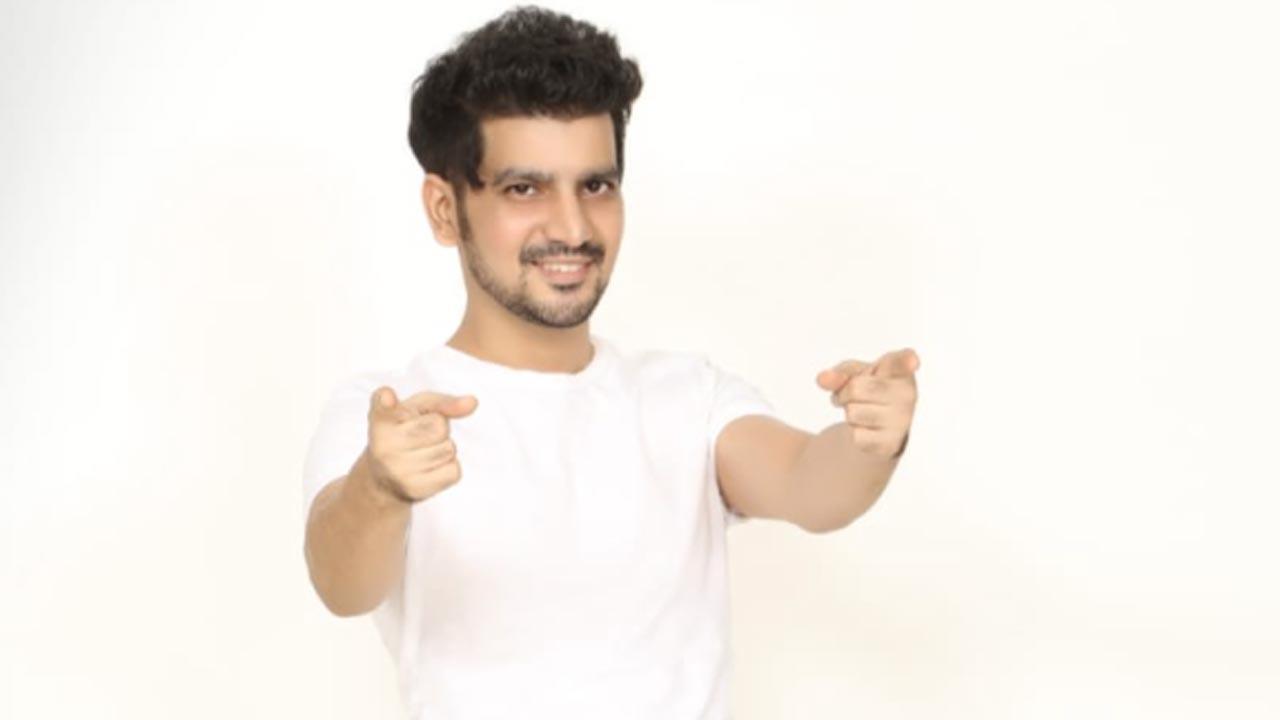 Bollywood Singer Vineet Singh looks up to Rafi Saab and Sonu Nigam, Read on!