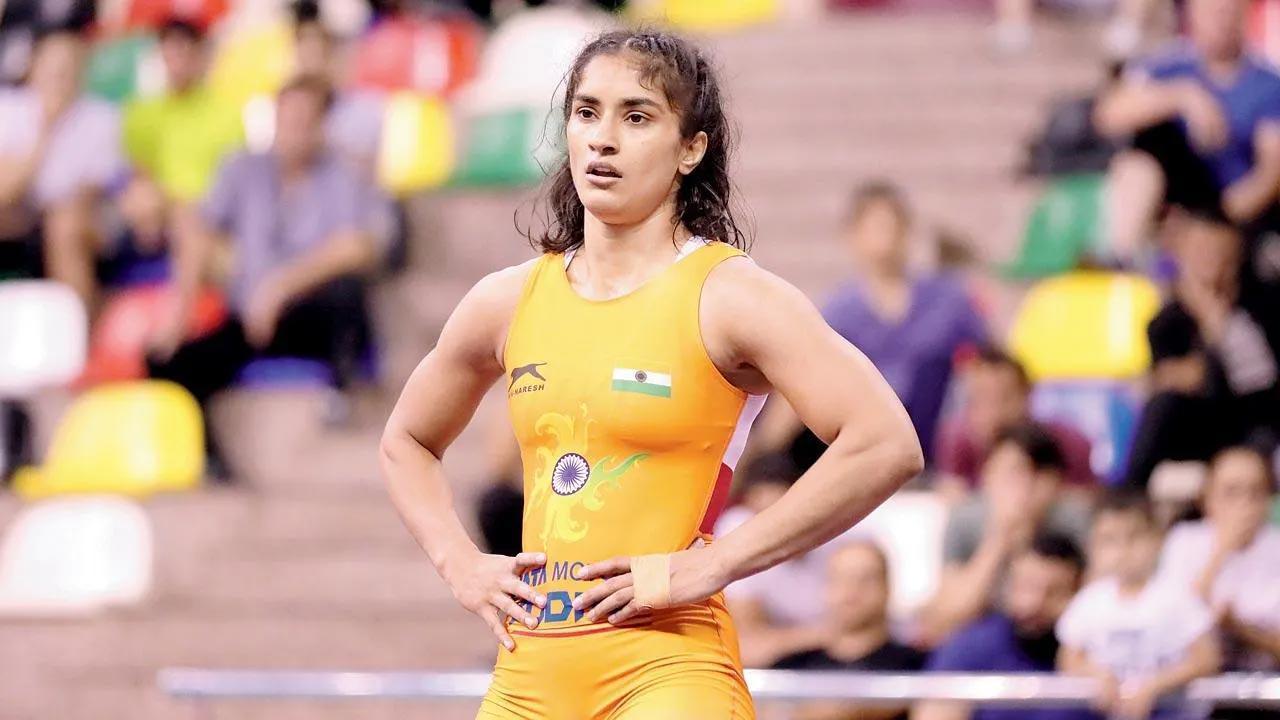 Olympian Vinesh Phogat suspended for indiscipline, Sonam Malik gets WFI notice