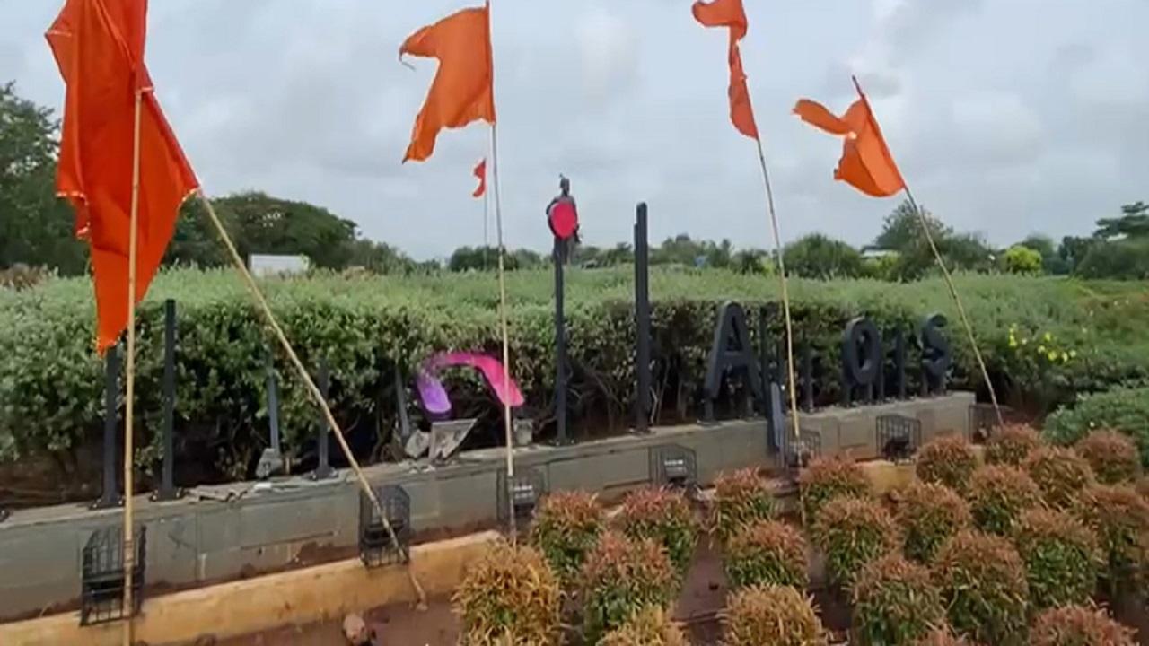 Mumbai: Shiv Sena workers damage 'Adani Airport' signboard near CSMIA