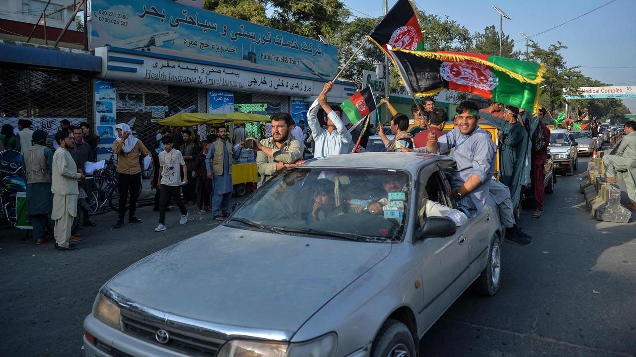 Taliban hunting down Afghans in military and police: Report