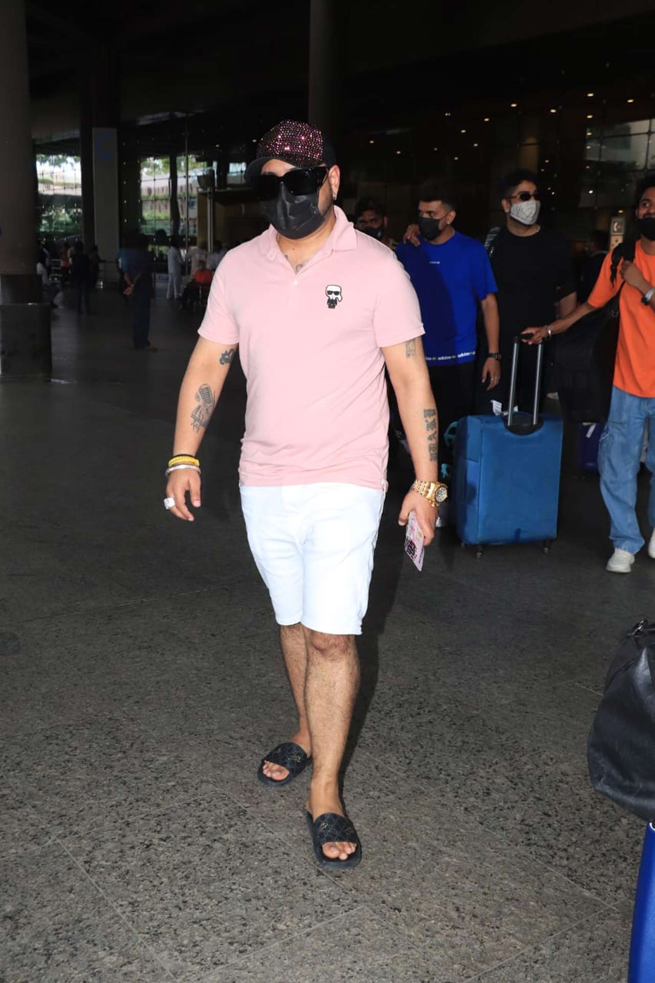 Popular singer B Praak was also clicked at the Mumbai airport.