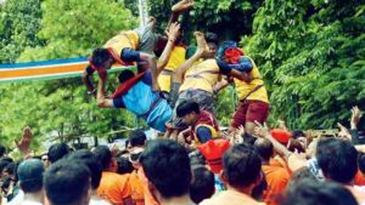 Maharashtra: Dahi Handi celebrations to be 'tier-less' this year too