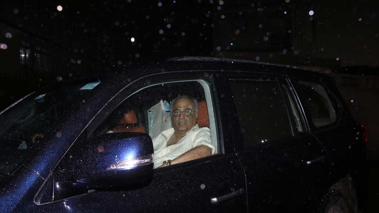 Boney Kapoor was present at the event too. Daughter Janhvi couldn't make it to the ceremony but dropped heart emoticons on the photos shared from the fam jam on social media.