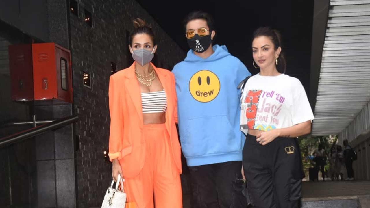 Malaika Arora with Arhaan, Seema Khan with Nirvaan dine out in Bandra