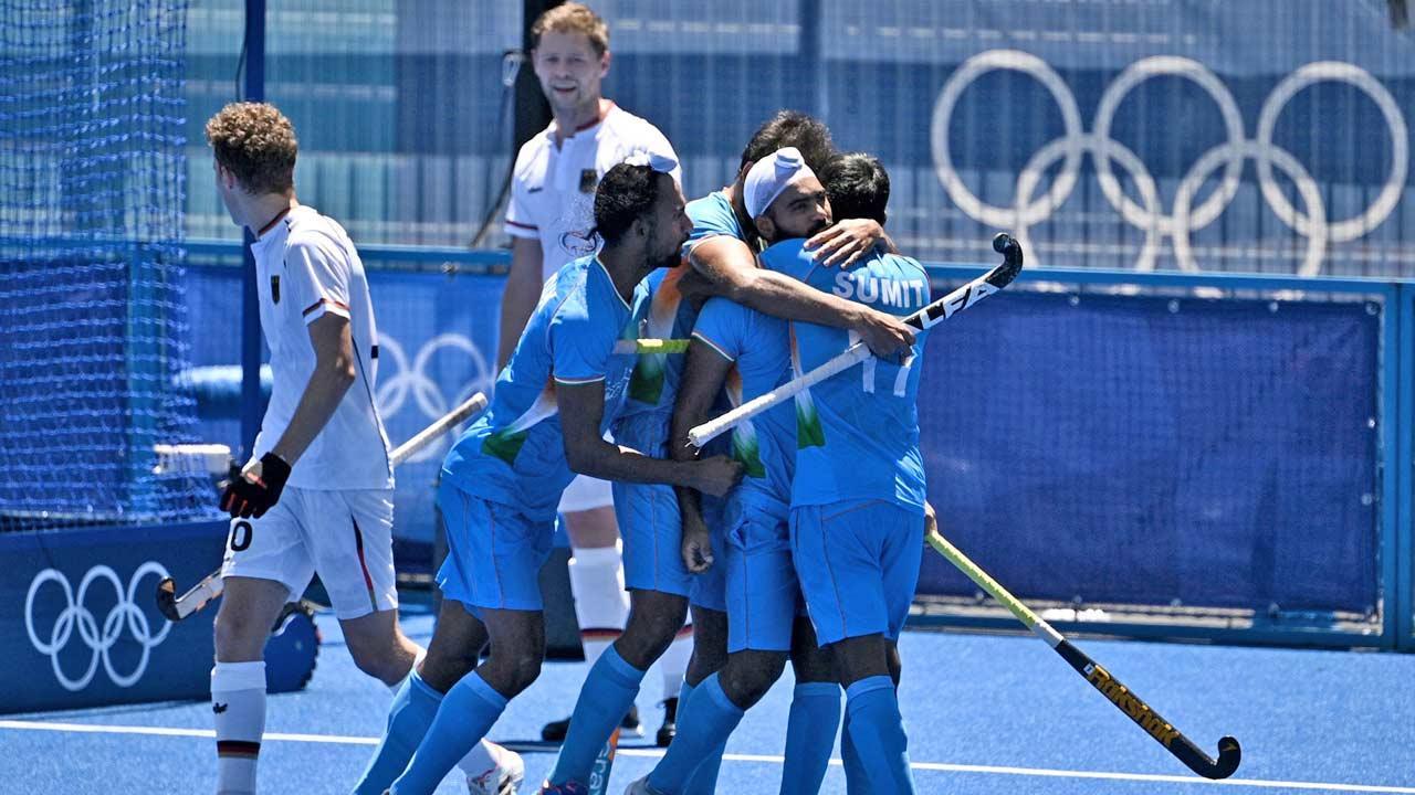Tokyo Olympics: Indian men's hockey team take home bronze; Shah Rukh Khan, Akshay Kumar celebrate win