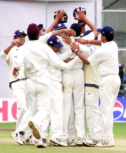 Team India rejoicing a wicket of an England cricketer. Boy do they know how to celebrate!