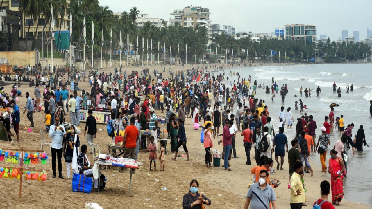 At 190, Mumbai logs lowest Covid-19 cases since April 2020